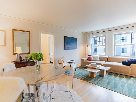 3rd image of 5810 NE Cowen Place #305