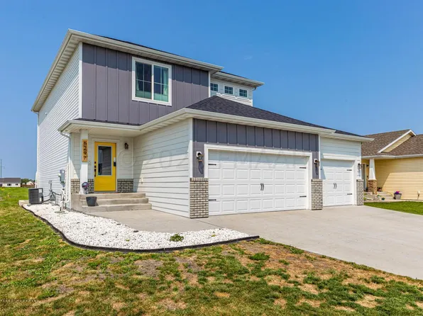 6297 18th St S, Fargo, ND 58104