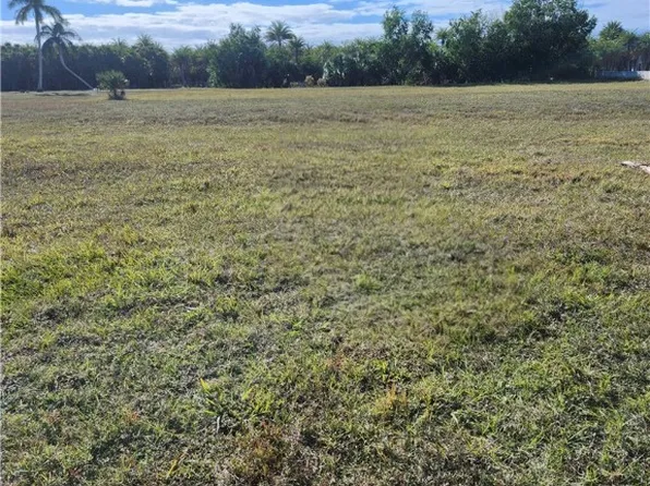 7665 Barrancas Ave, Bokeelia, FL 33922