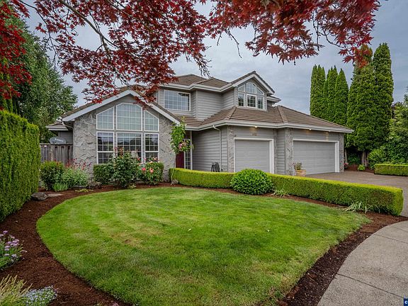 3rd image of 915 Irwin Ct NE