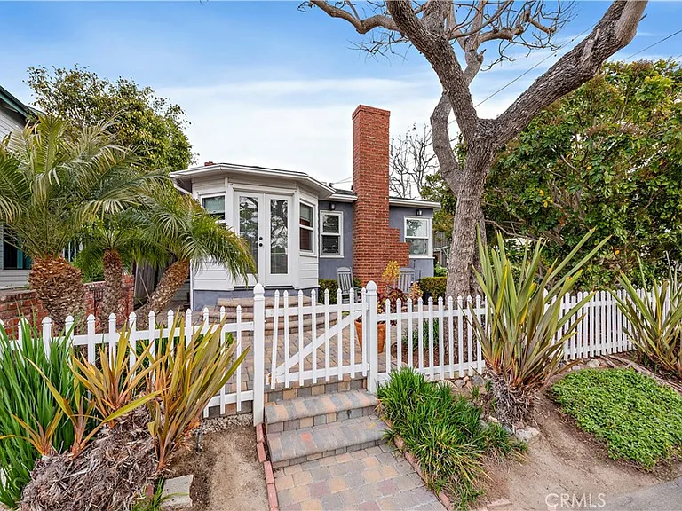 1466 Randall Way — Photo 3