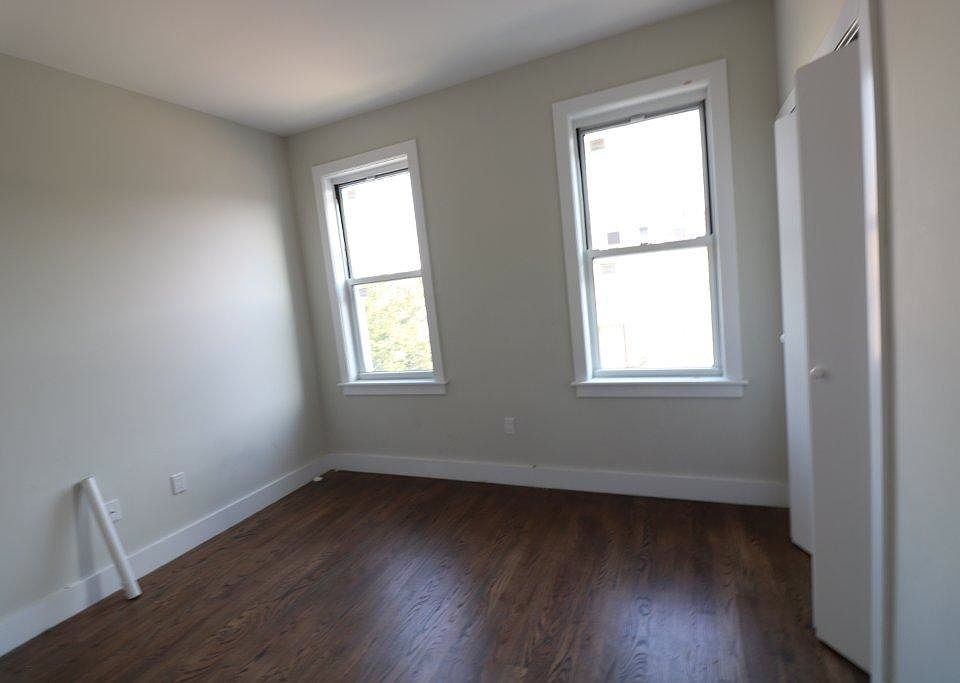 1st image of 17 Grattan St #Tool