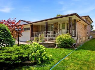 394 Amstel Ct, Oshawa, ON L1G 2J8