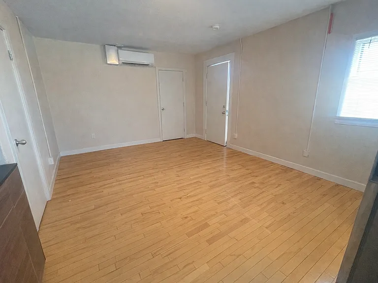 414 S 3rd Ave #11 — Photo 5