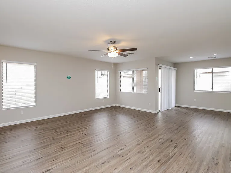 878 E Pollino St — Photo 5