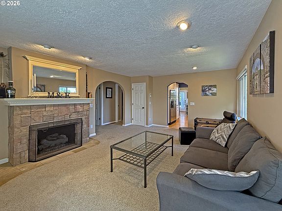 2nd image of 10120 SE Walnut Dr