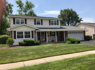 1234 Dover Ln, Elk Grove Village, IL 60007