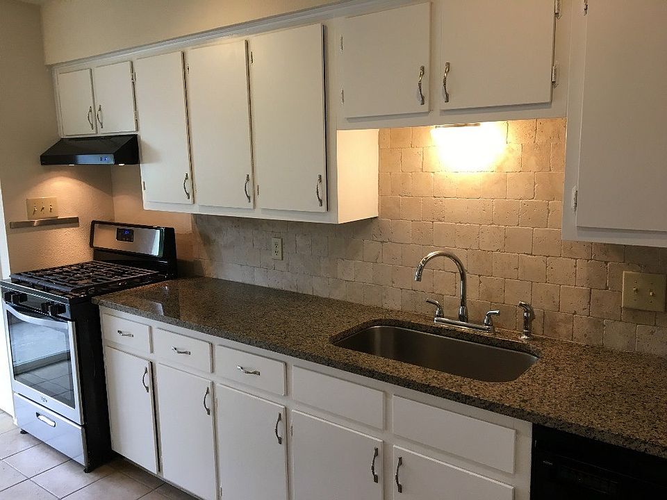 1st image of 2425 Ashdale Dr APT 31