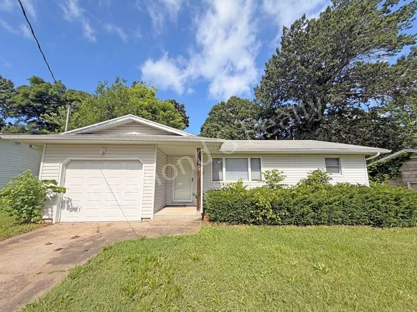 1249 S Cedarbrook Ave, Springfield, MO 65804