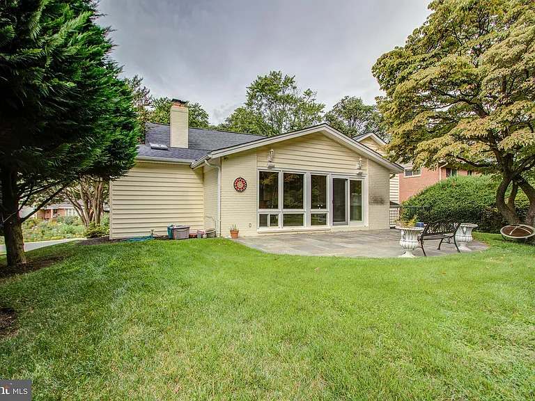 9203 Cedarcrest Dr — Photo 41