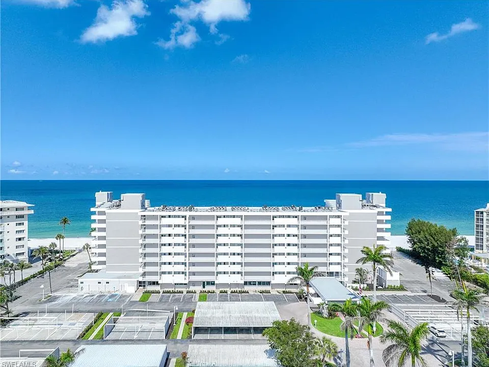 3443 Gulf Shore Blvd N #707