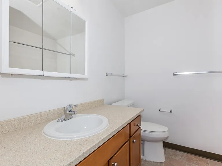 Corinthian Apartments — Photo 59