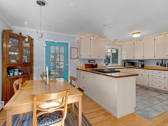 4th image of 52 Birch Point Road