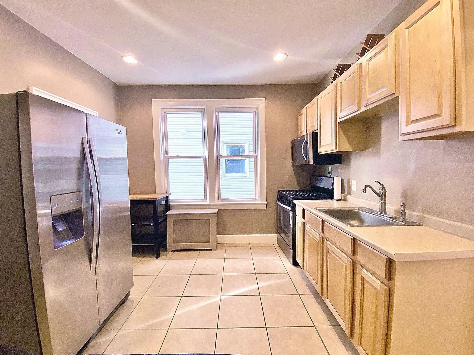 2 bed, 1.0 bath, $2,150 — Photo 2