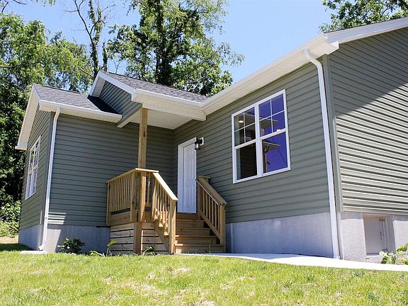 2nd image of 125 Ashby St