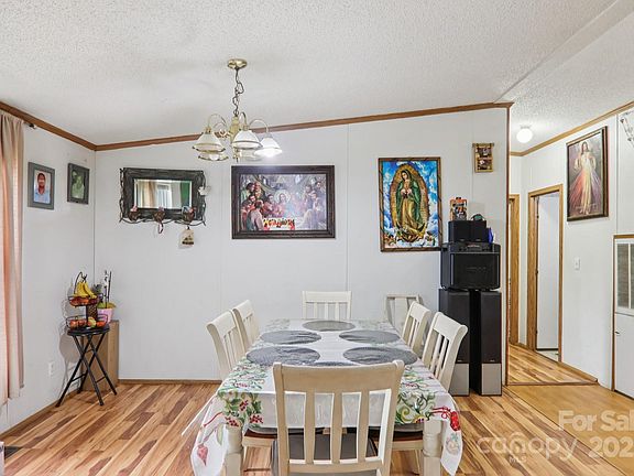4th image of 34 Emory Pl