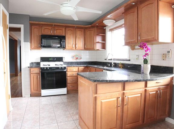 5th image of 5722 N Avondale Ave