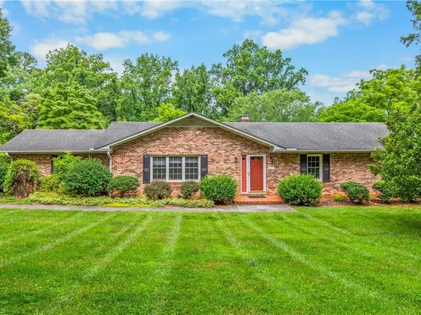 107 Hickory St, Boonville, NC 27011