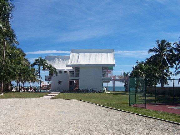 $2,995,000. Oceanfront Estate