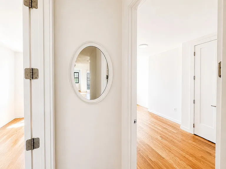 673 Knickerbocker Ave #3A — Photo 3