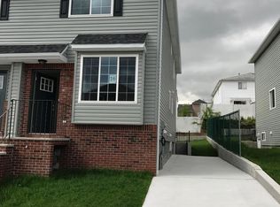 69 Burgundy Loop, Staten Island, NY 10304
