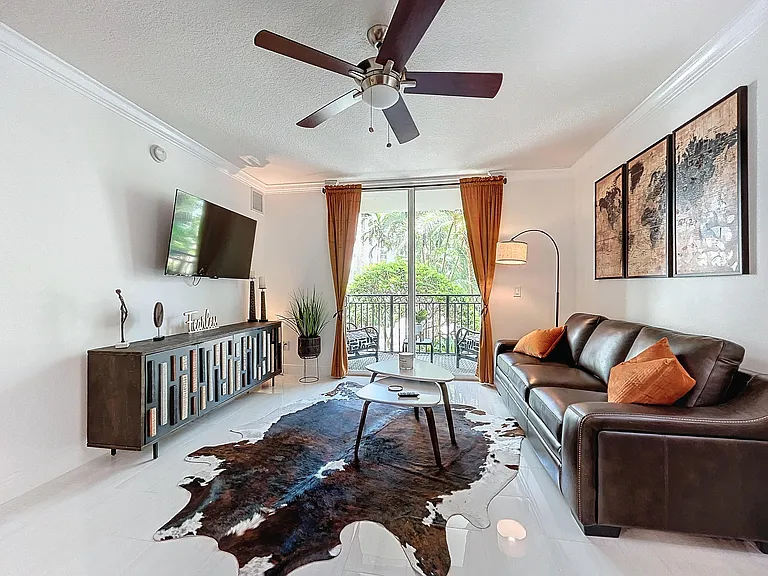 600 S Dixie Hwy #630 — Photo 9