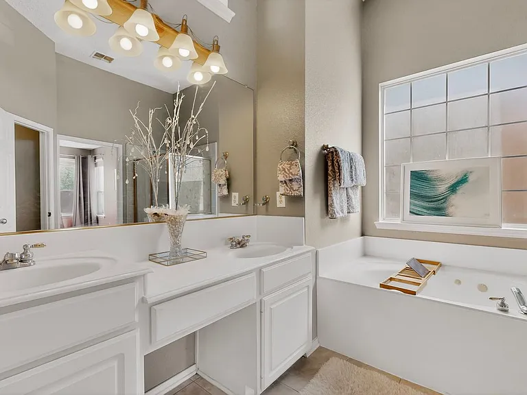 2023 Nottingham Pl — Photo 4