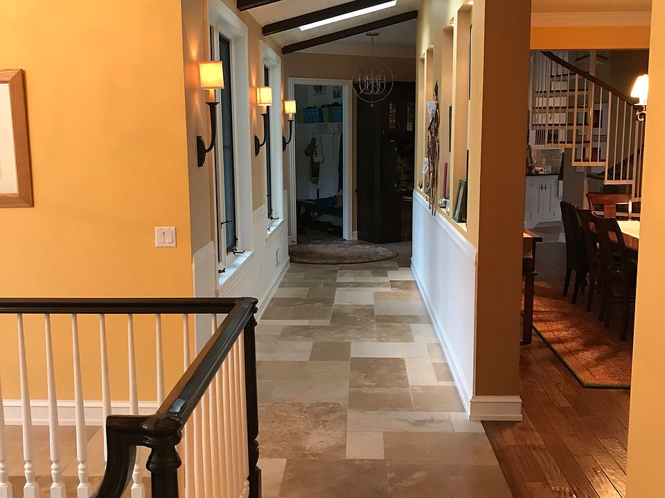 2nd image of 1800 Eagle Ridge Ct