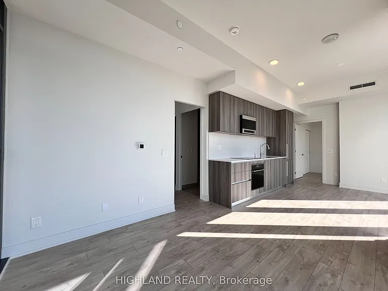 8 Cumberland St #3802 — Photo 16