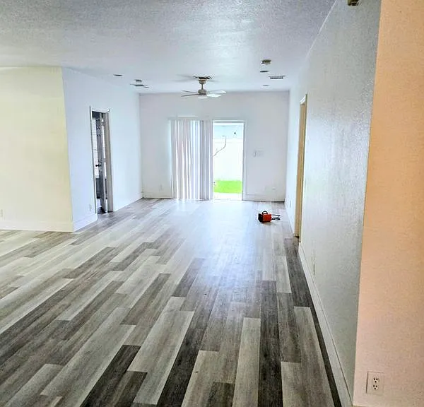 612 NW 6th Ave — Photo 2