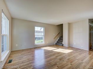 35215 Taffy Dr, Sterling Heights, MI 48312