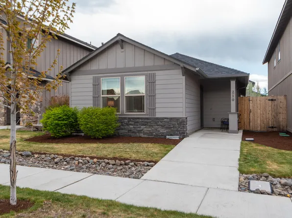 210 NW 30th St, Redmond, OR 97756