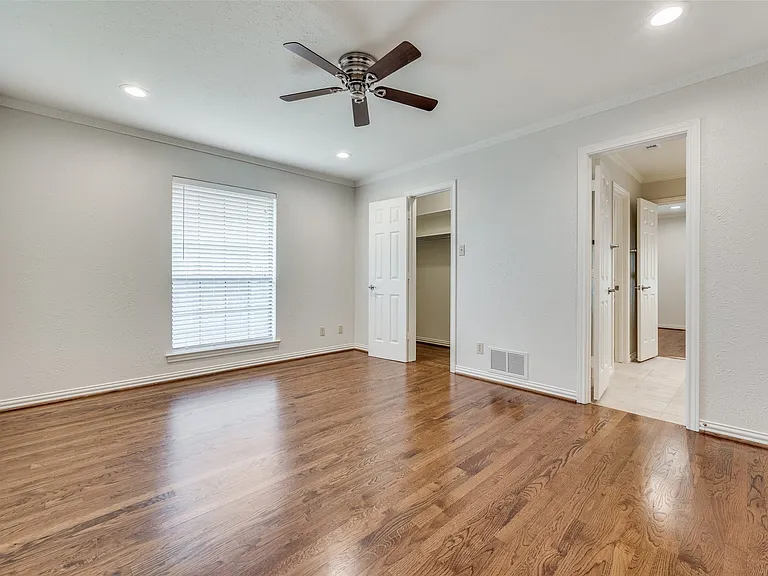One of the secondary bedrooms