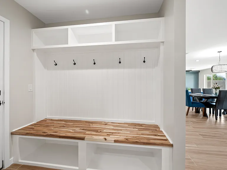1010 E Indianola Ave — Photo 17