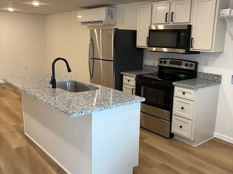 606 Dover Rd — Photo 2