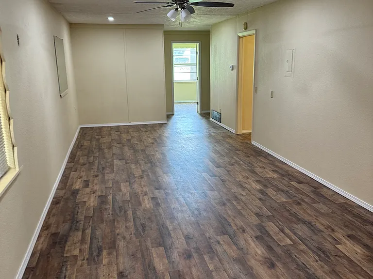 517 W Polk St — Photo 12