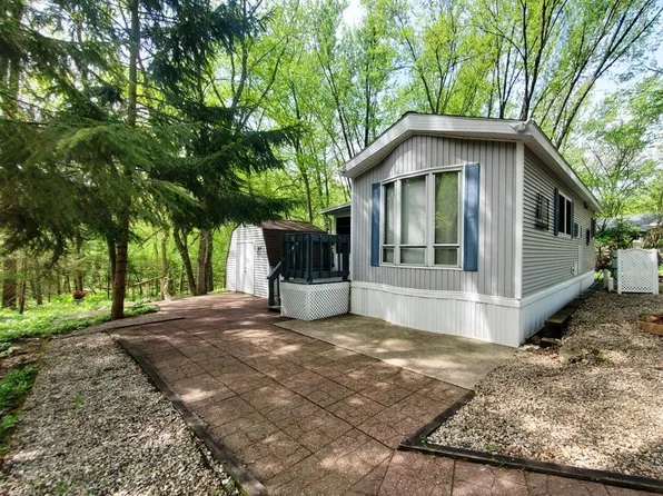 495 Sunset Circle, Edgerton, WI 53534