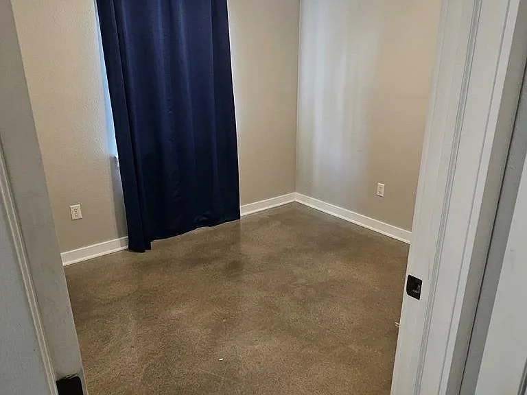 8708 Montclair St — Photo 9