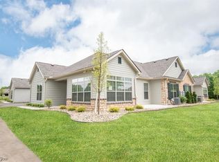 9264 Sharrott Rd UNIT 604, Poland, OH 44514