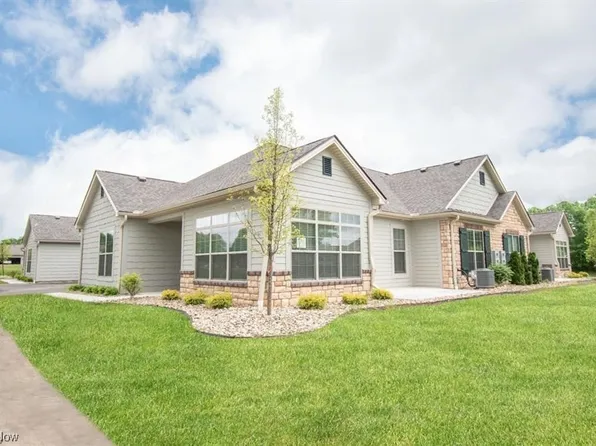 9264 Sharrott Rd Unit 604, Poland, OH 44514