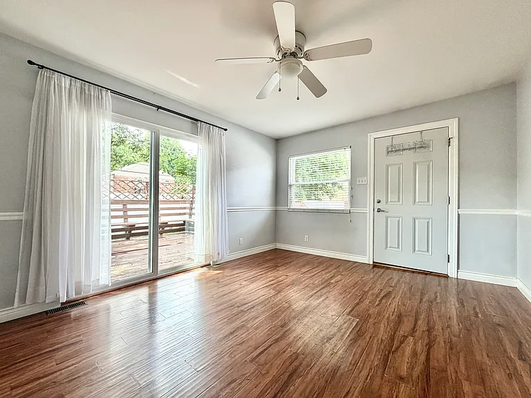 2315 Hill Ave — Photo 18