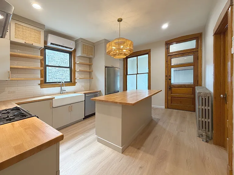 2036 N Sawyer Ave #2 — Photo 5