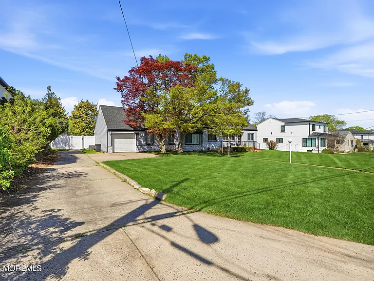 970 Van Court Ave — Photo 38
