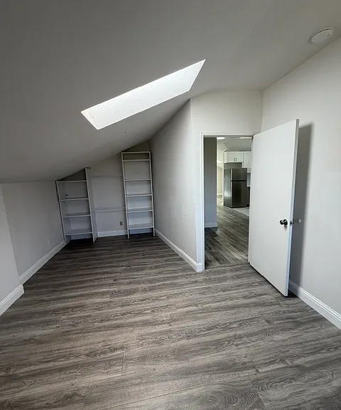 10 Alta Vista Dr #HOUSE UPPER LEVEL — Photo 8
