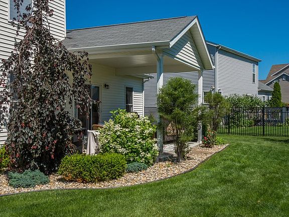 3rd image of 51374 Prague Ct
