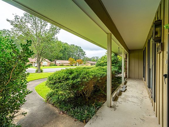 4th image of 606 White Oak Dr