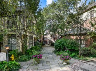 551 Hill Ter APT 306, Winnetka, IL 60093