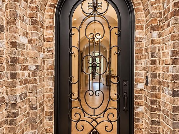 3rd image of 11 Lascala Ct