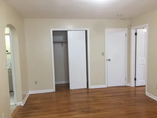 490 William St APT 1, Bridgeport, CT 06608