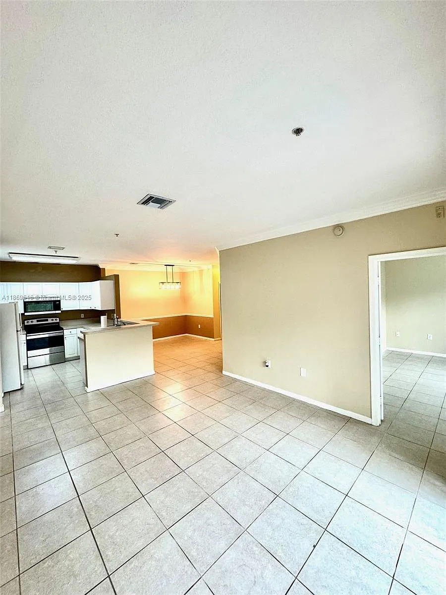 Building Photo - 4402 SW 160th Ave